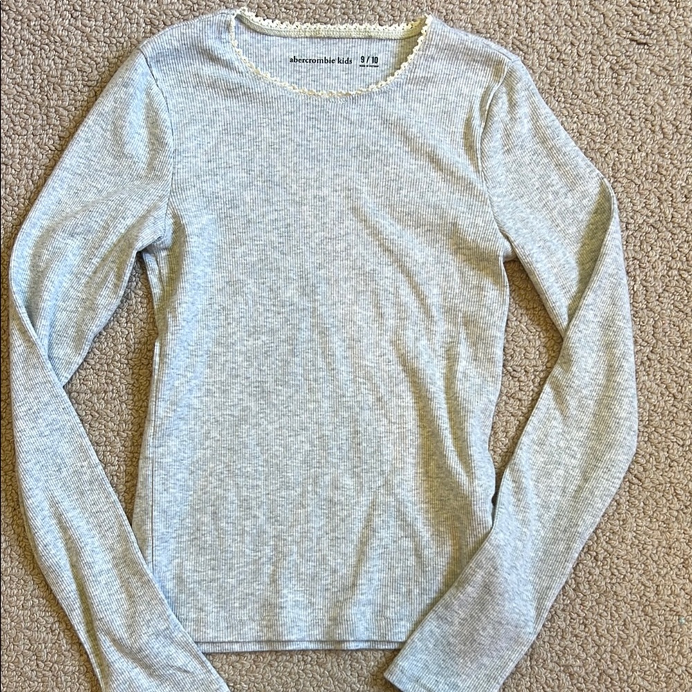 Abercrombie Kids Gray Long Sleeve Top